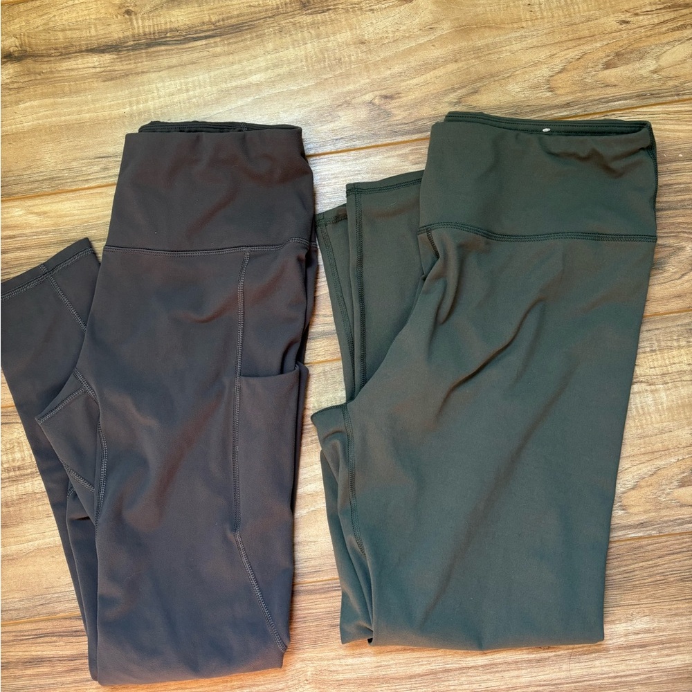2 pairs of women’s Large leggings